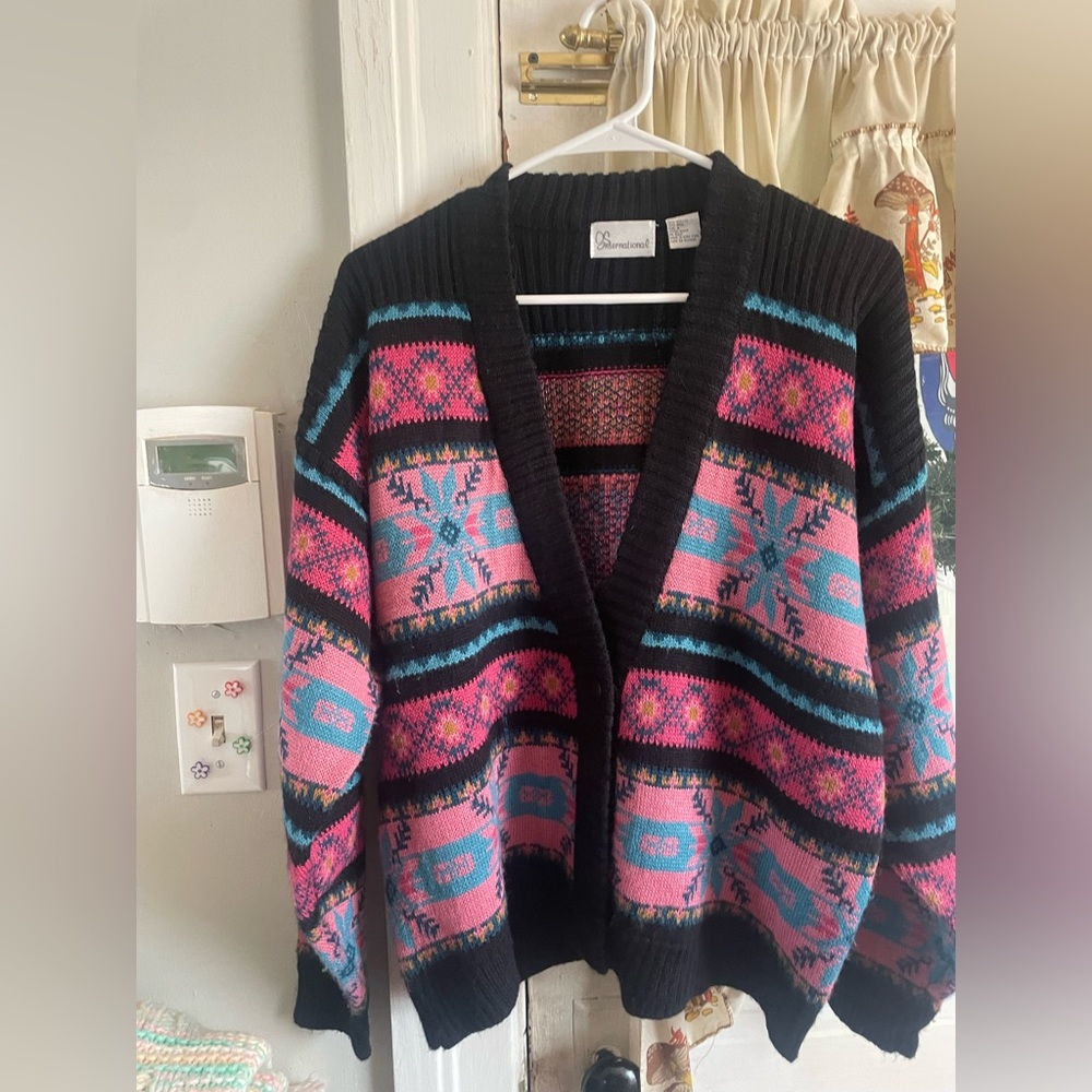 Cozy OS International winter button up sweater with snowflake pattern size M